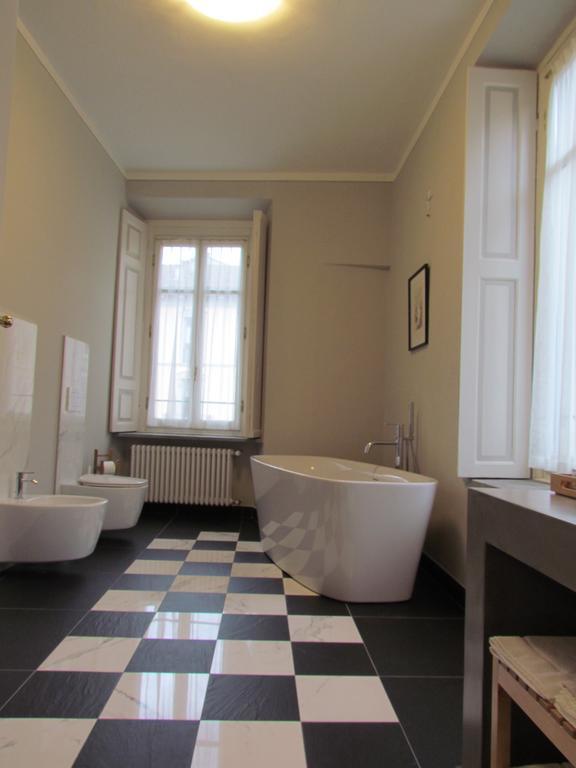 L'Approdo Di Sant'Agostino Bed & Breakfast โกโม ภายนอก รูปภาพ
