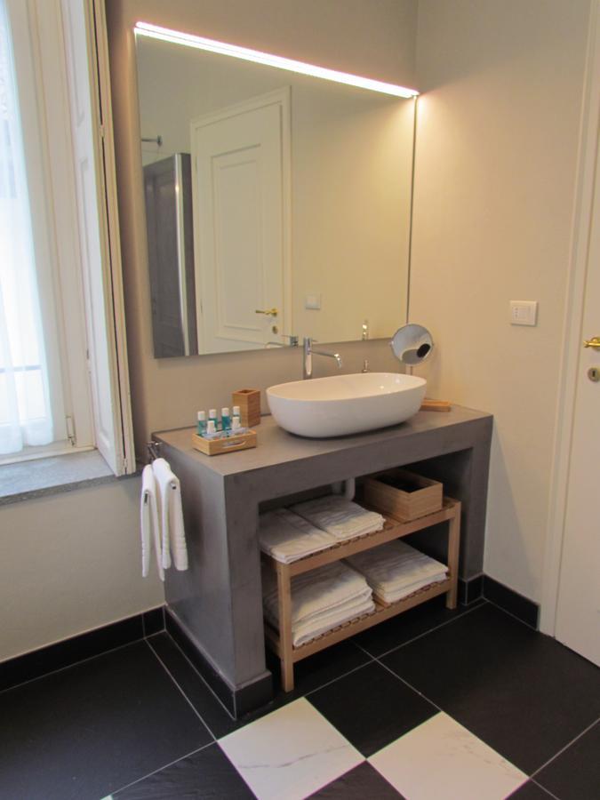 L'Approdo Di Sant'Agostino Bed & Breakfast โกโม ภายนอก รูปภาพ