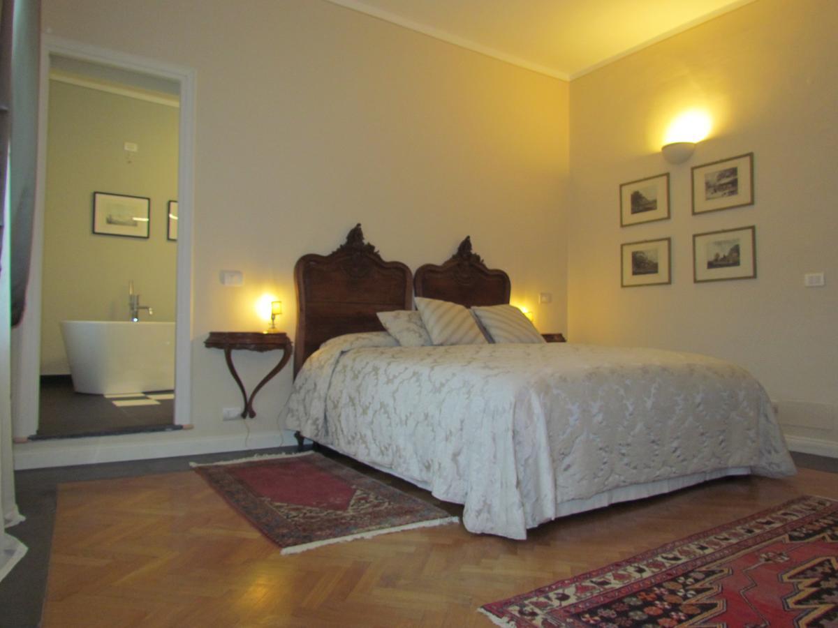 L'Approdo Di Sant'Agostino Bed & Breakfast โกโม ภายนอก รูปภาพ