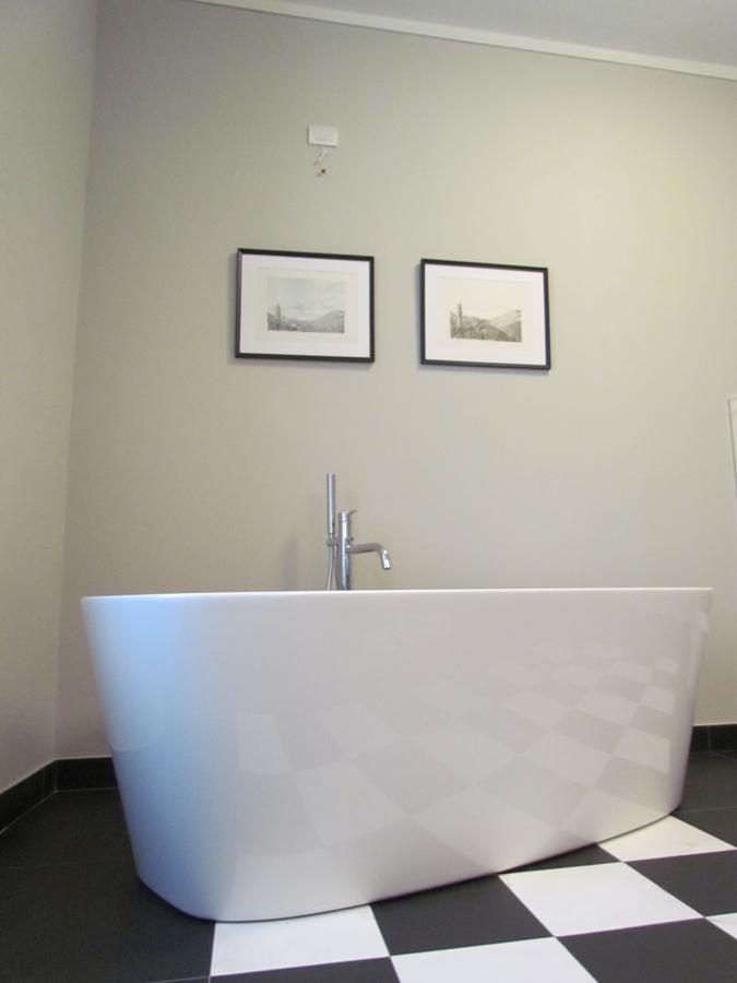 L'Approdo Di Sant'Agostino Bed & Breakfast โกโม ภายนอก รูปภาพ