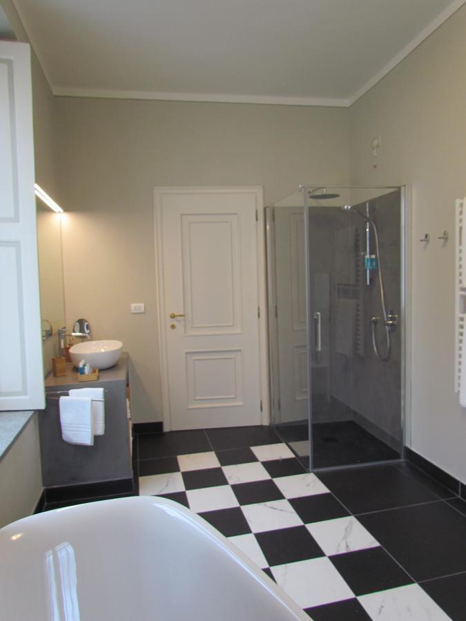 L'Approdo Di Sant'Agostino Bed & Breakfast โกโม ภายนอก รูปภาพ