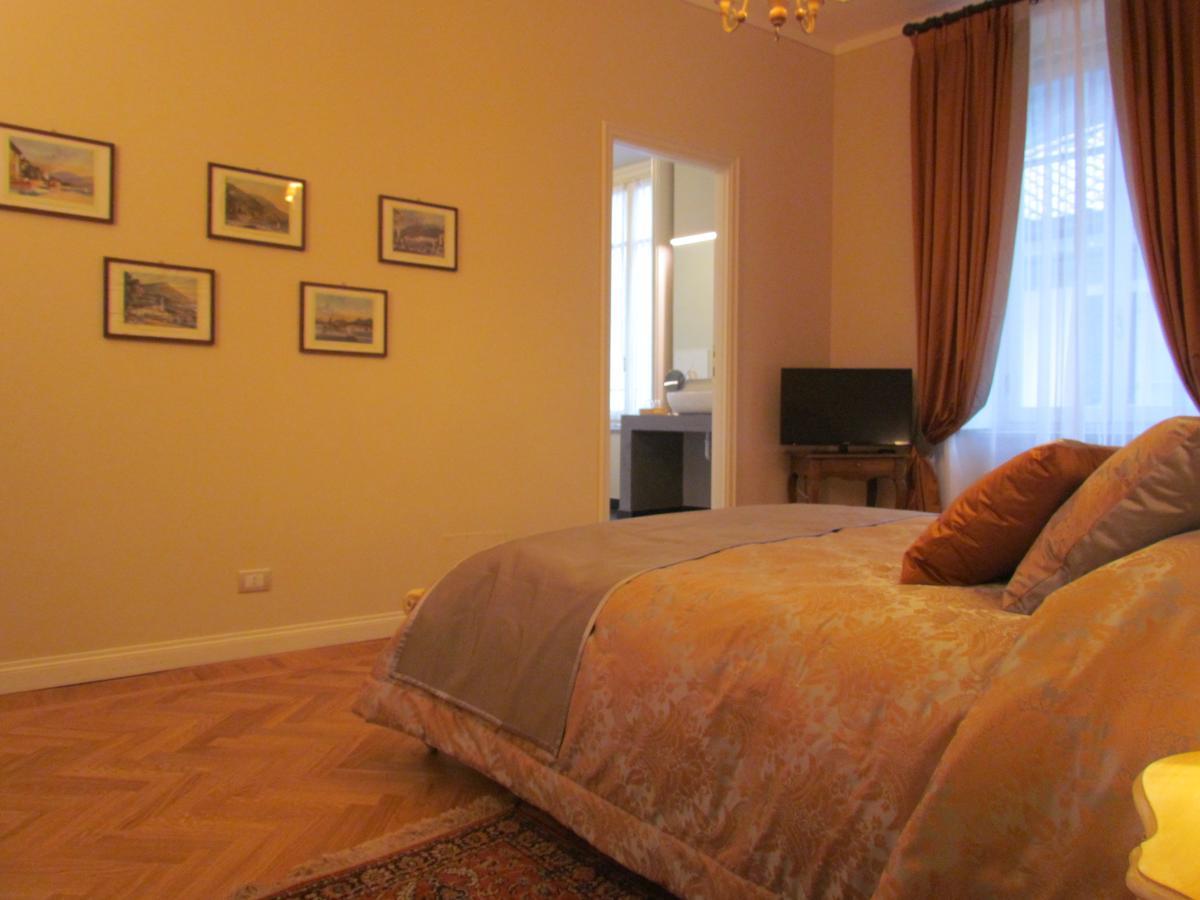 L'Approdo Di Sant'Agostino Bed & Breakfast โกโม ภายนอก รูปภาพ
